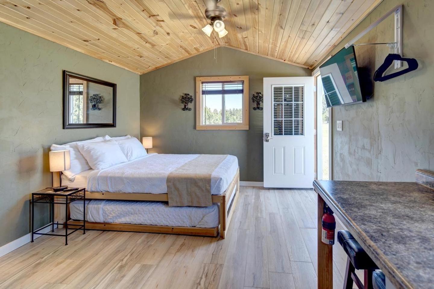 Eagle'S Landing Lodge Custer Esterno foto
